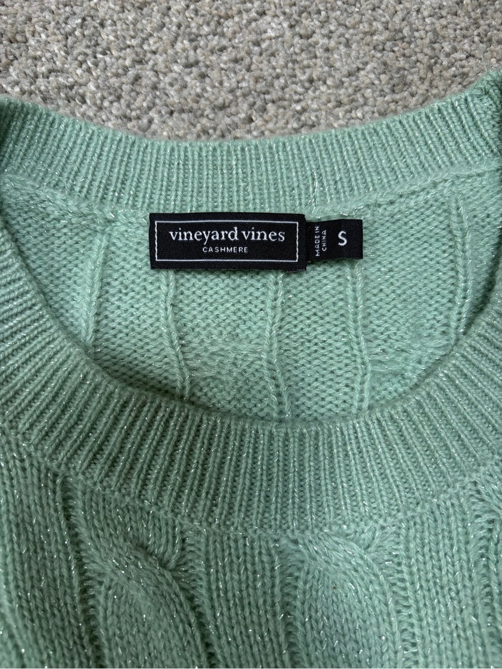Vineyard Vines Cashmere Cable Shine Crewneck Sweater in Mist Green Size: S - Picture 3 of 5